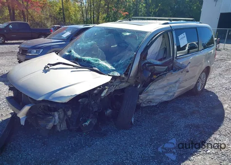 2014 Chrysler Town & Country Touring-L 30Th Anniversary z USA, uszkodzony, nr VIN 2C4RC1CG5ER367177